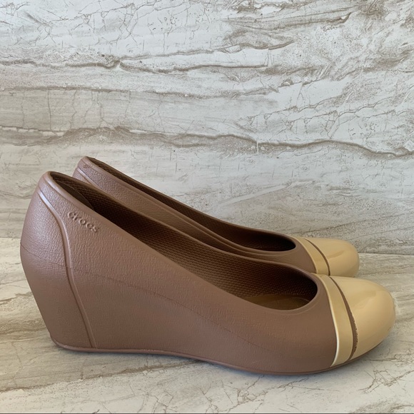 crocs cap toe wedge